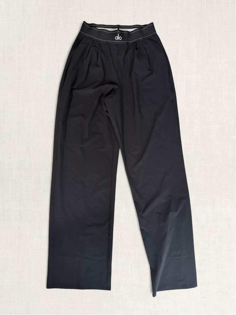 ALO Yoga Women’s Black Wide-Leg Stretch Joggers
